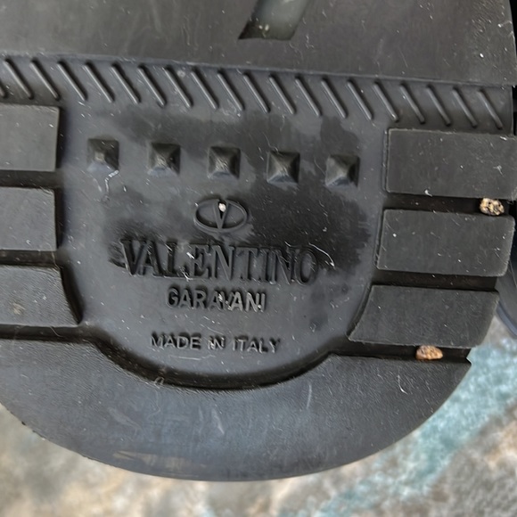 Valentino
Garavani Rockrunner Plus Rubber, Suede And Canvas Sneakers - Picture 5 of 11